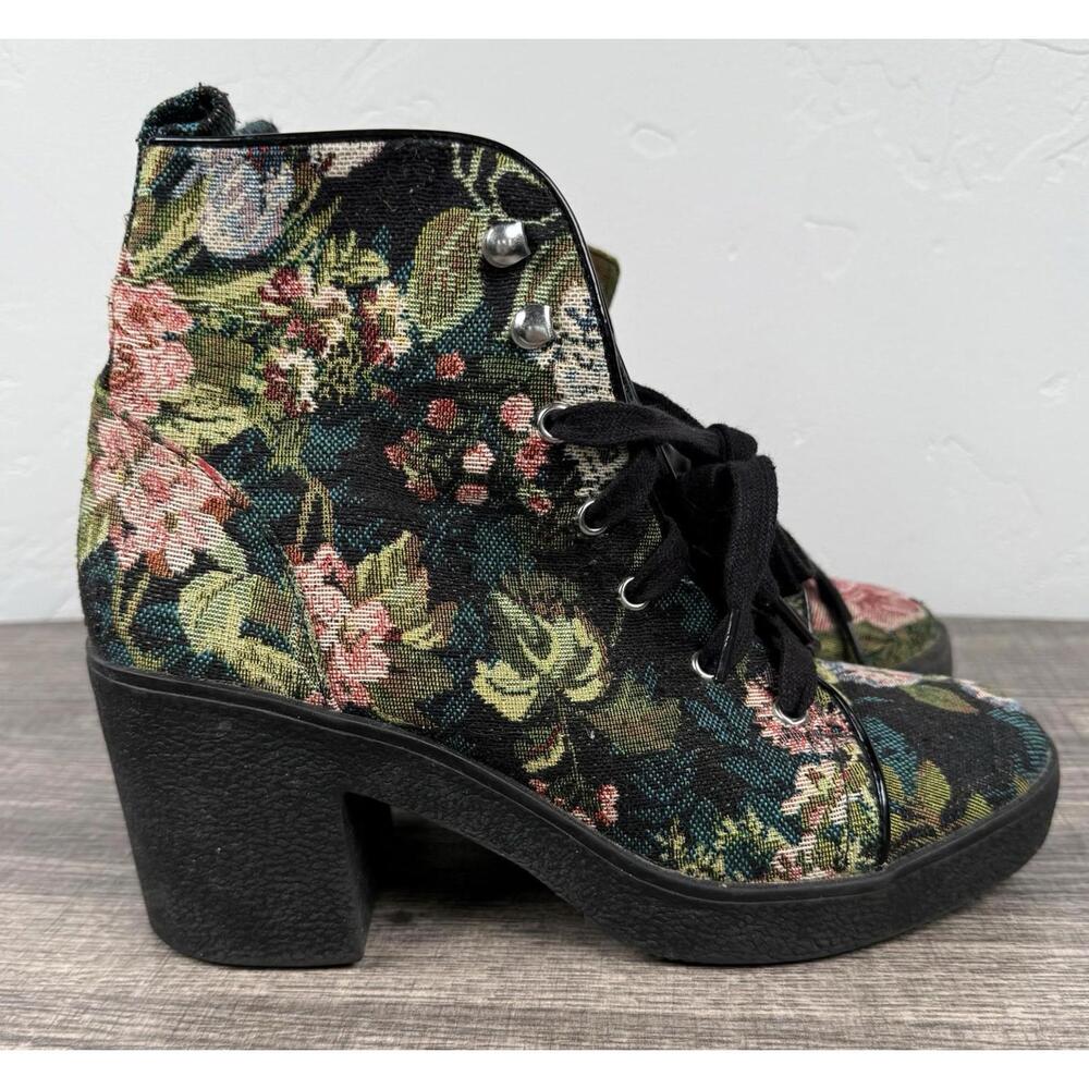 Steve Madden ABBY Floral Tapestry Chunky Heel Boots 7.5 Y2K Grunge Cottagecore